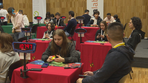 Associação SpeedCubing Regressa à Amadora com o Seomara Side & Blind